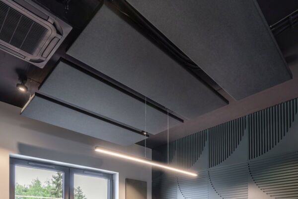 Pannelli fonoassorbenti a soffitto_Adeguamento acustico_Sonic